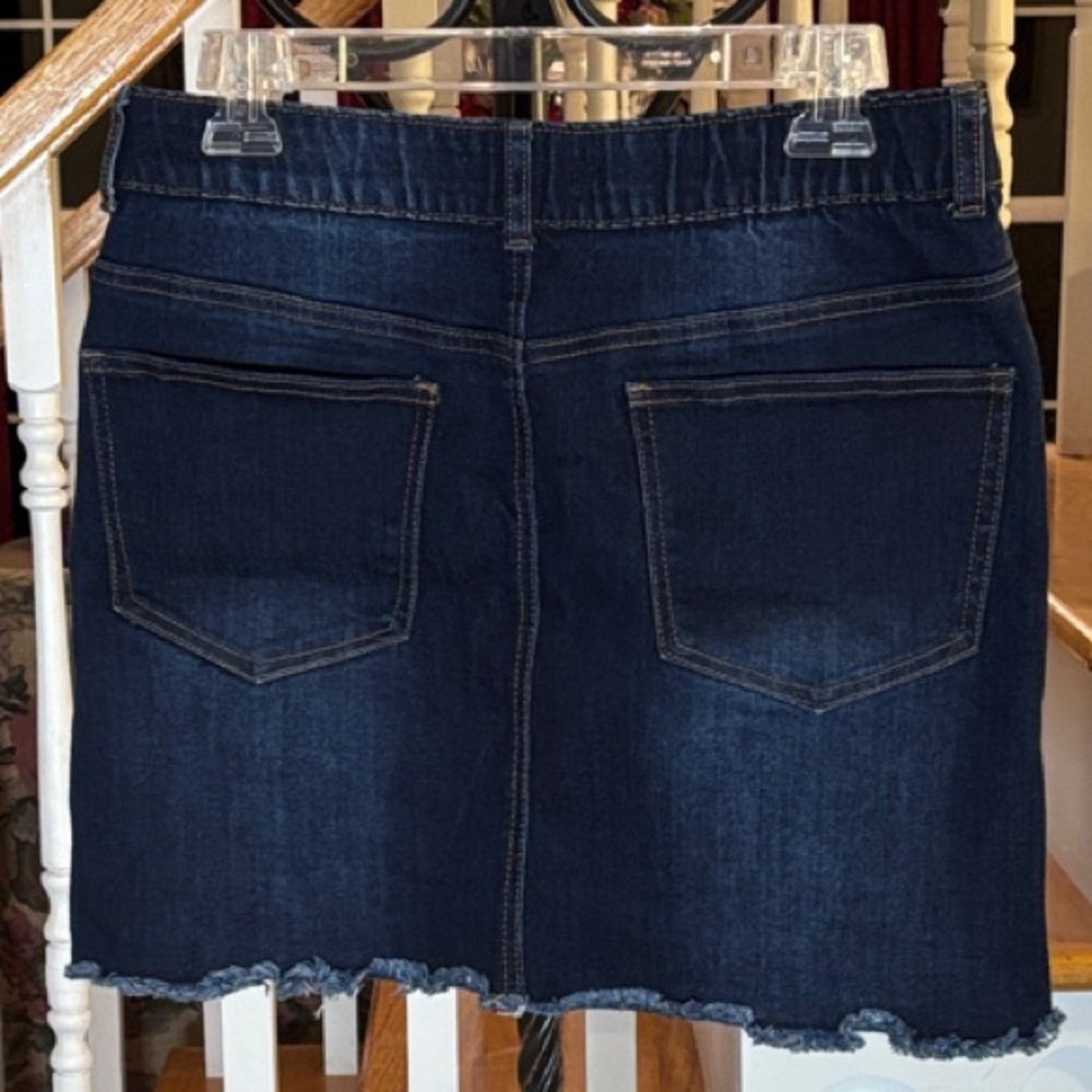 Charlie Paige Dark Blue Mini Skirt 💙‎ Size Small